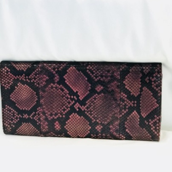 GUCCI Python Clutch - Picture 3 of 7